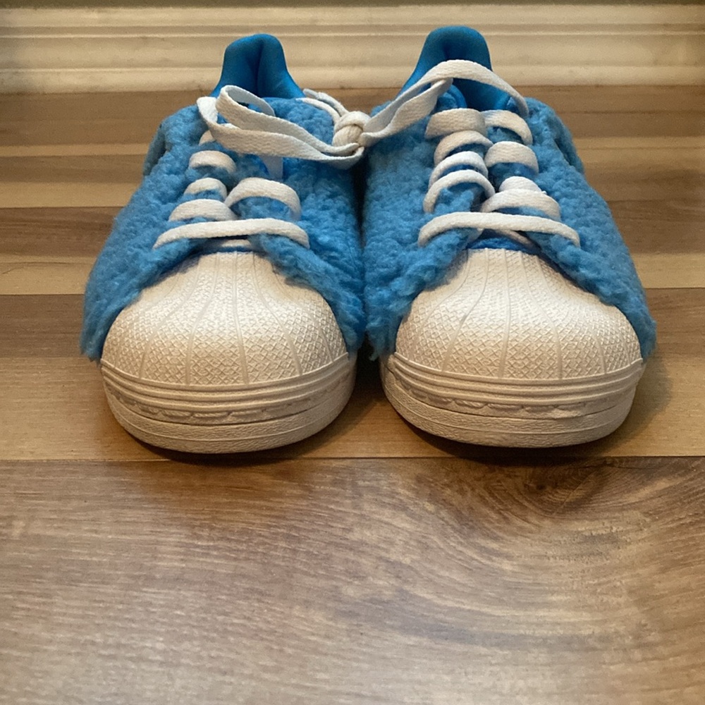 Adidas Marge Simpson Superstar Sneakers - Picture 3 of 10